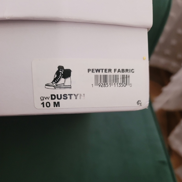 Shoes - Picture 5 of 5